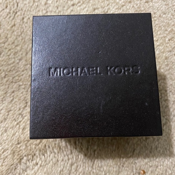 Michael Kors Watch - Picture 4 of 5